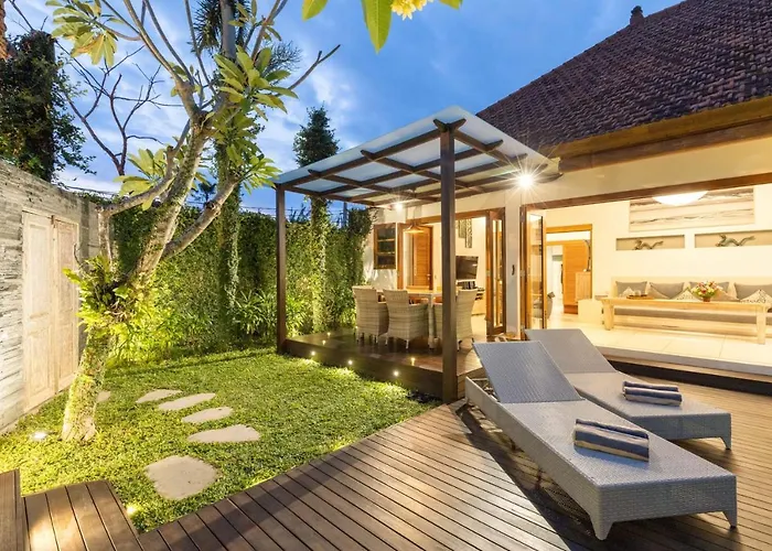 Luxurious Double King W/pool & Wifi+ Carpark Villa Seminyak