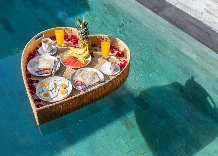 Luxurious Double King W/pool & Wifi+ Carpark Seminyak