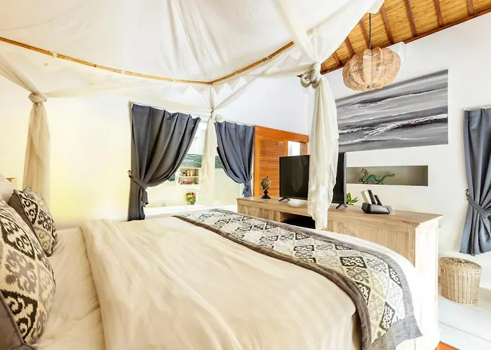 Luxurious Double King W/pool & Wifi+ Carpark Villa Seminyak