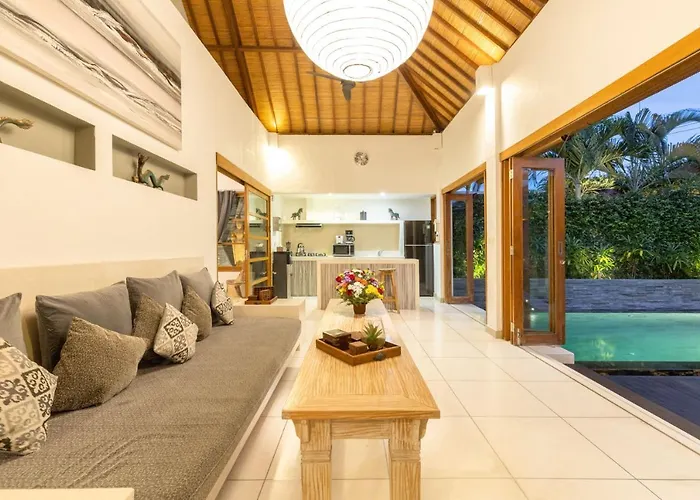 Luxurious Double King W/pool & Wifi+ Carpark Villa Seminyak
