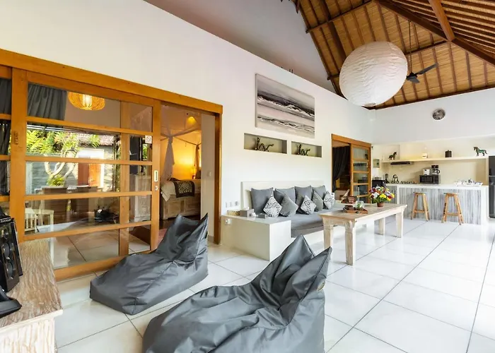 Luxurious Double King W/pool & Wifi+ Carpark Villa